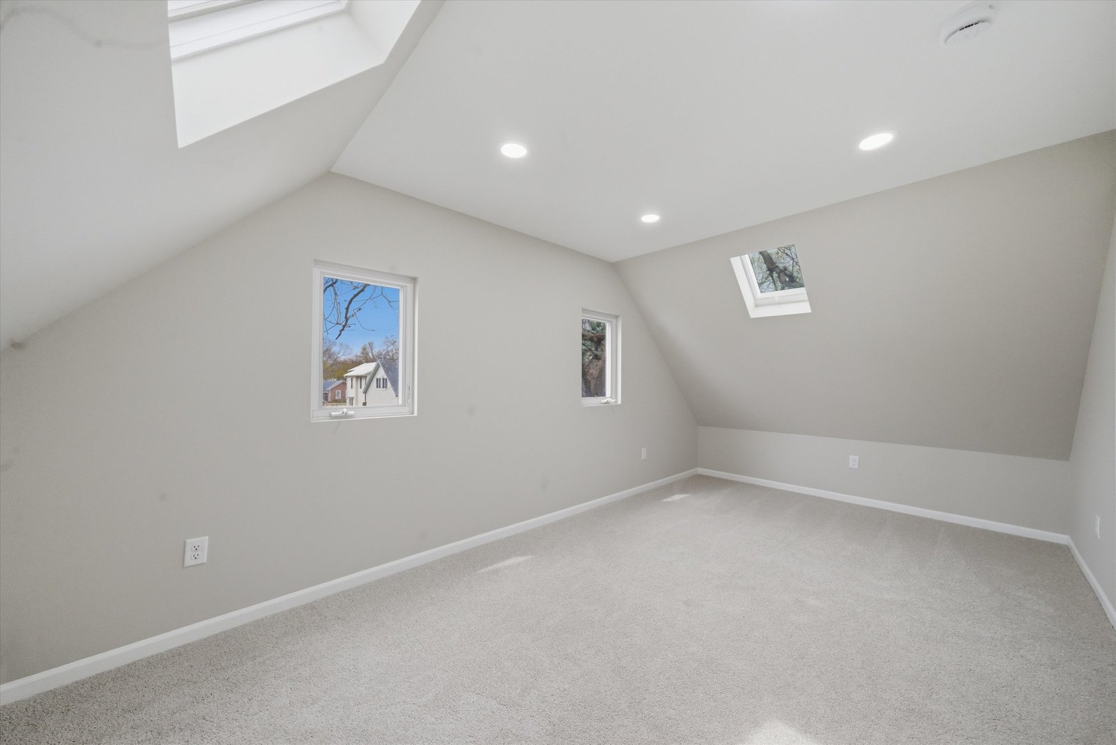 323 Douglas Avenue, Dixon, IL 61021