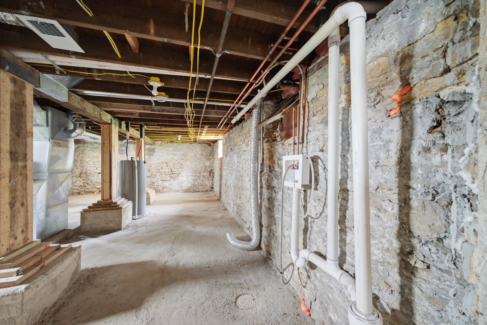 323 Douglas Avenue, Dixon, IL 61021