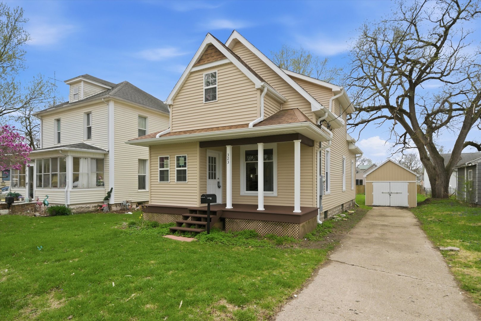 323 Douglas Avenue, Dixon, IL 61021