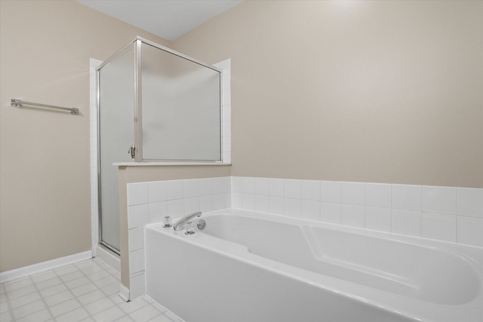 2720 N Greenwood Avenue, Arlington Heights, IL 60004