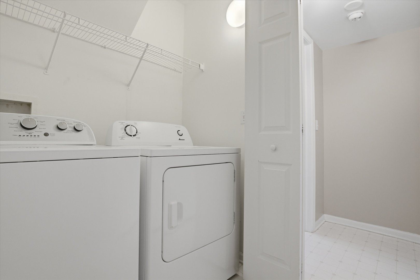 2720 N Greenwood Avenue, Arlington Heights, IL 60004