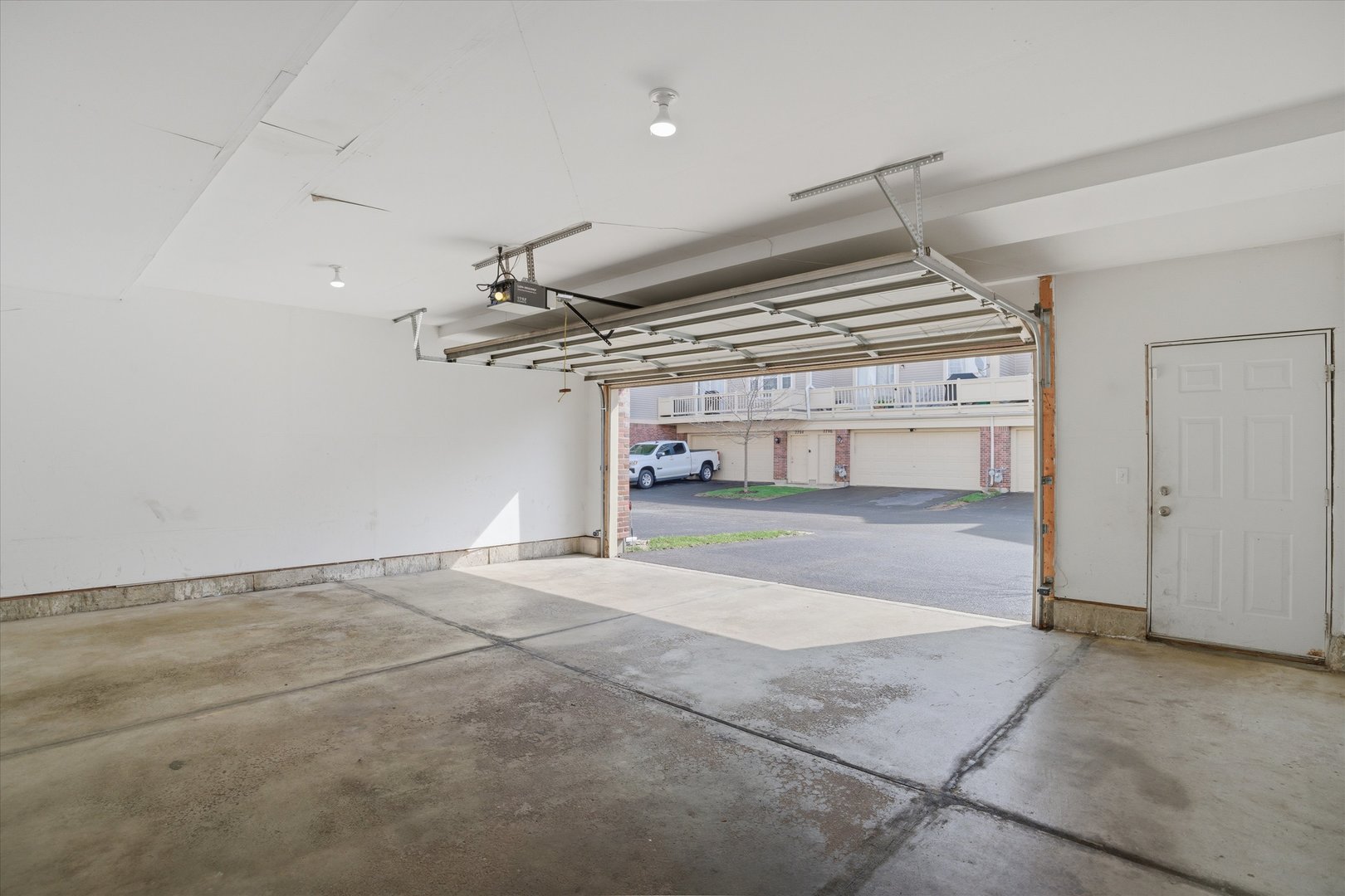 2720 N Greenwood Avenue, Arlington Heights, IL 60004