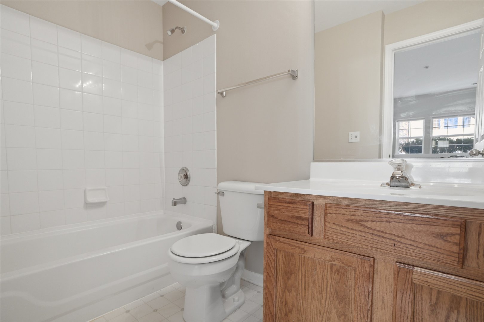 2720 N Greenwood Avenue, Arlington Heights, IL 60004