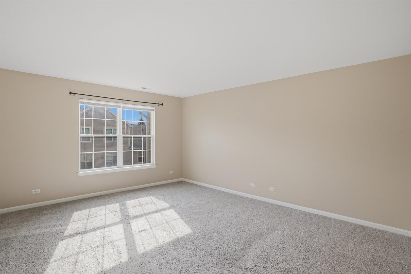 2720 N Greenwood Avenue, Arlington Heights, IL 60004