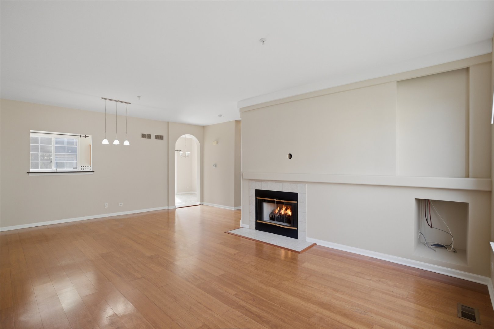 2720 N Greenwood Avenue, Arlington Heights, IL 60004