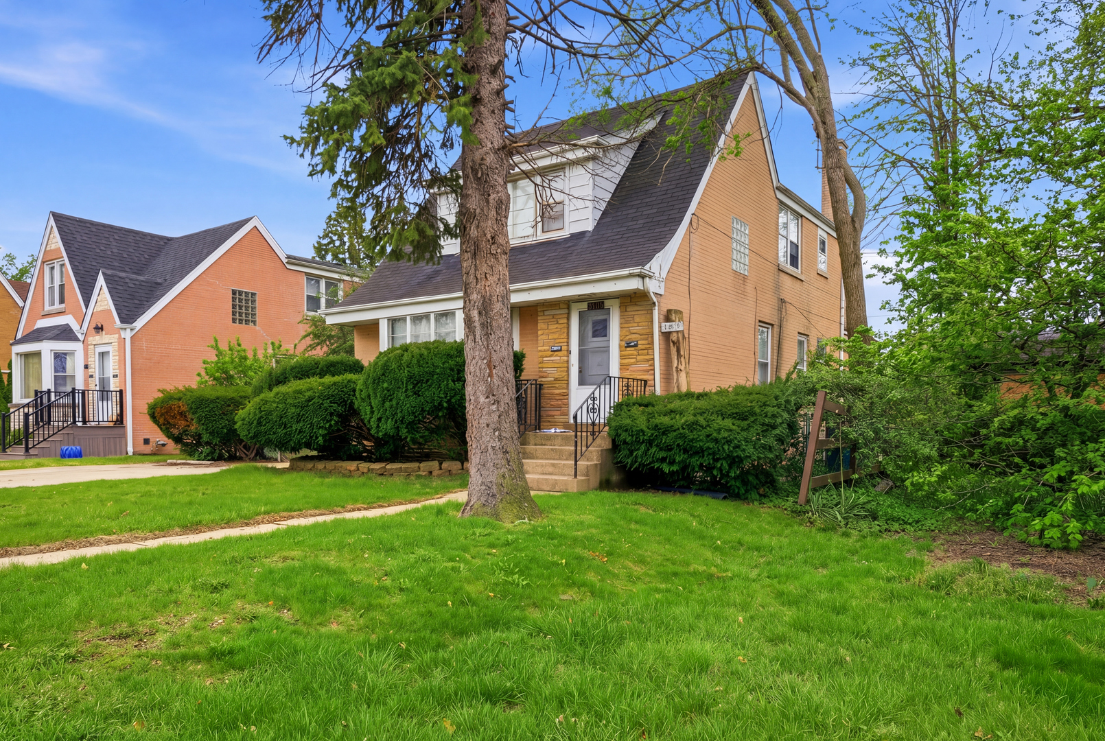 1216 N Northwest Highway, Park Ridge, IL 60068