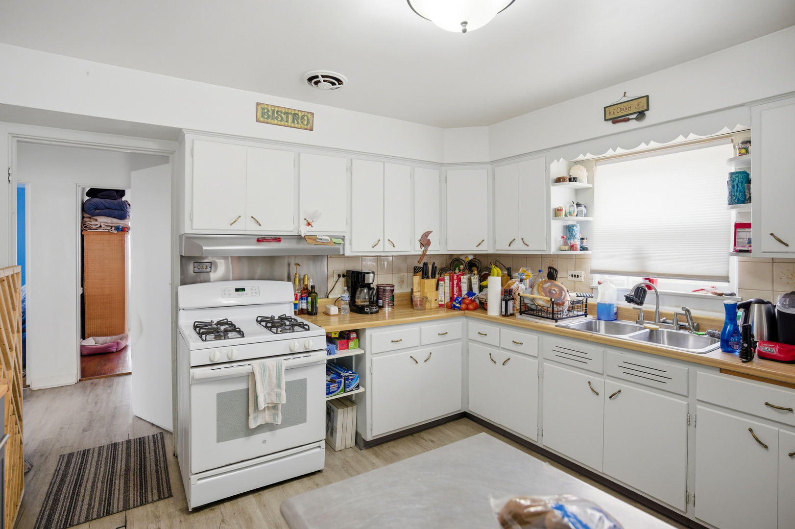 1216 N Northwest Highway, Park Ridge, IL 60068