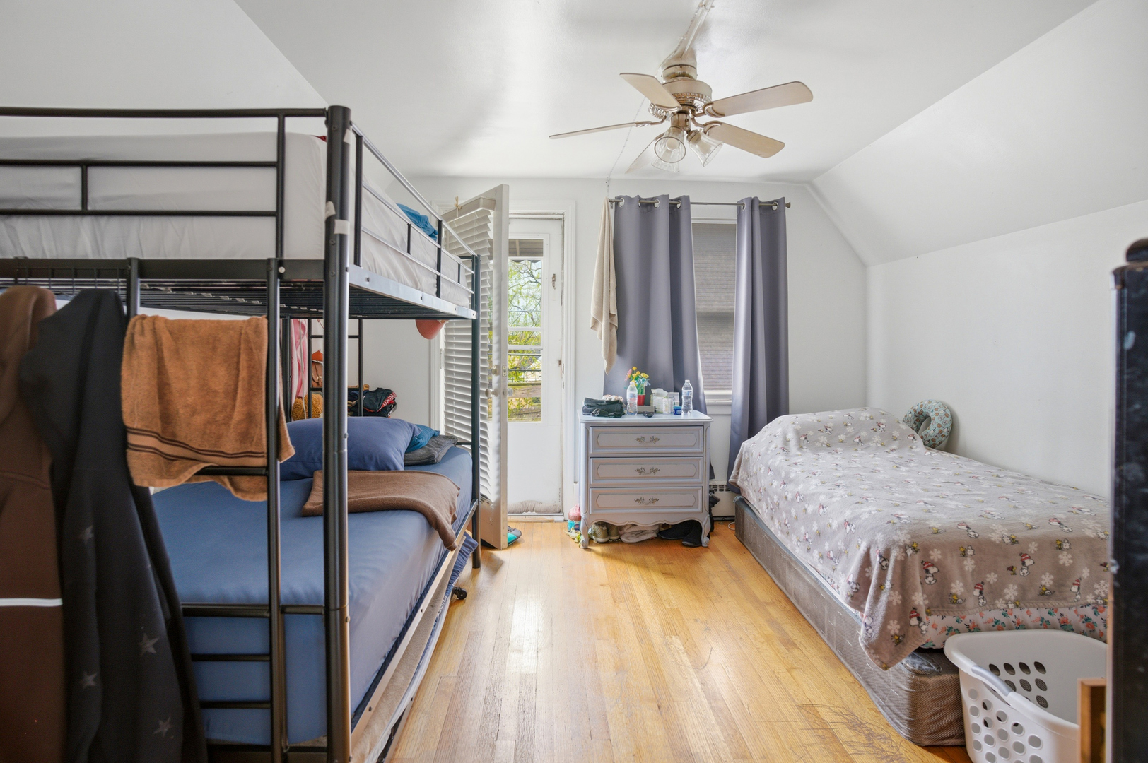 1216 N Northwest Highway, Park Ridge, IL 60068