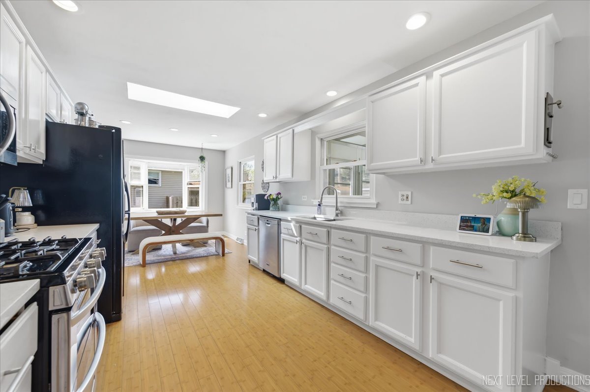 1209 Laurel Lane, Naperville, IL 60540