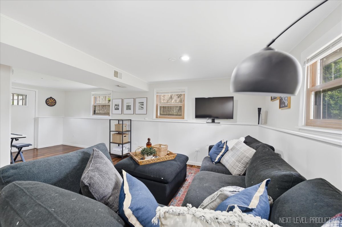 1209 Laurel Lane, Naperville, IL 60540