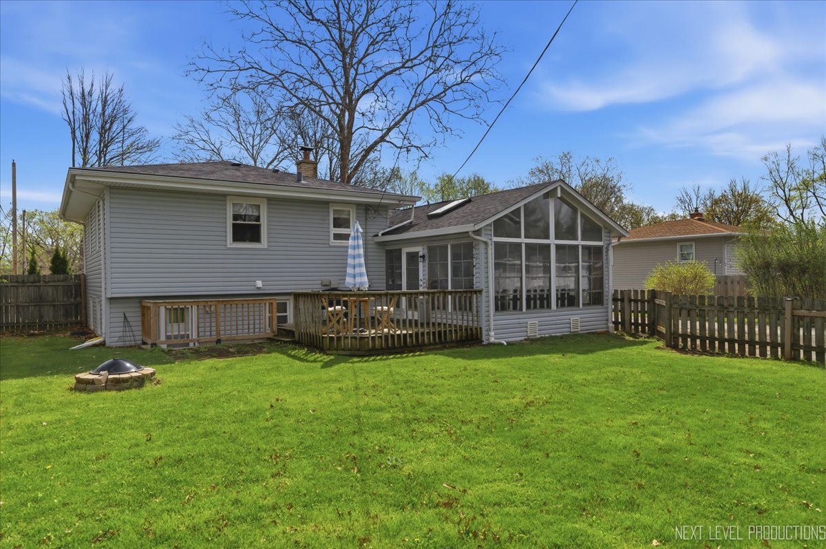 1209 Laurel Lane, Naperville, IL 60540