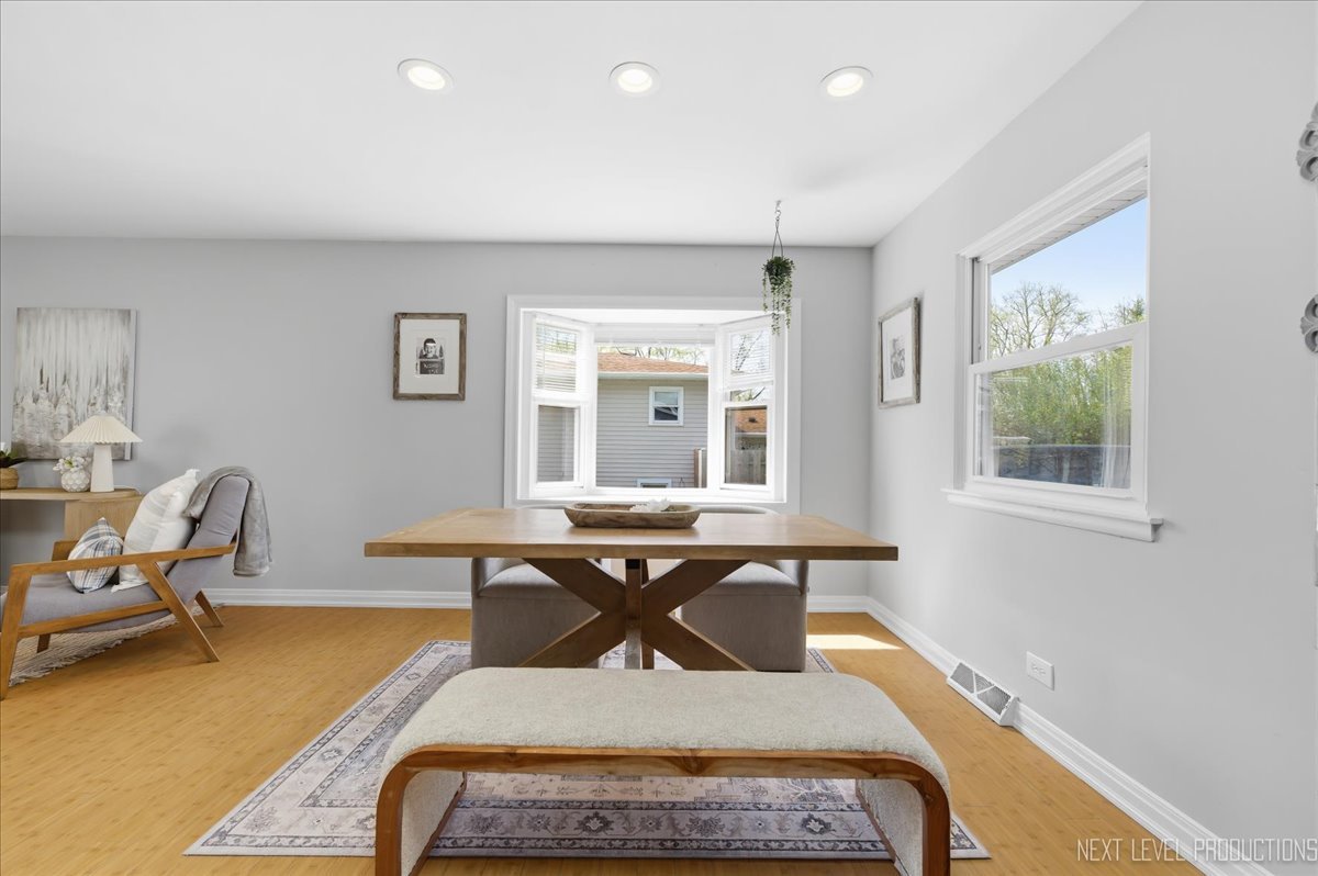 1209 Laurel Lane, Naperville, IL 60540