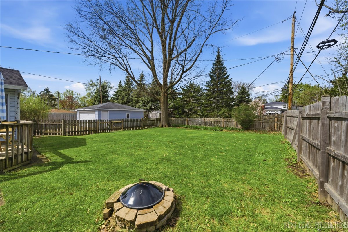 1209 Laurel Lane, Naperville, IL 60540