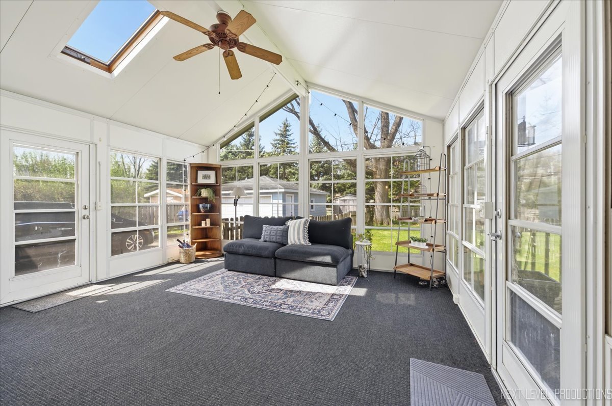 1209 Laurel Lane, Naperville, IL 60540