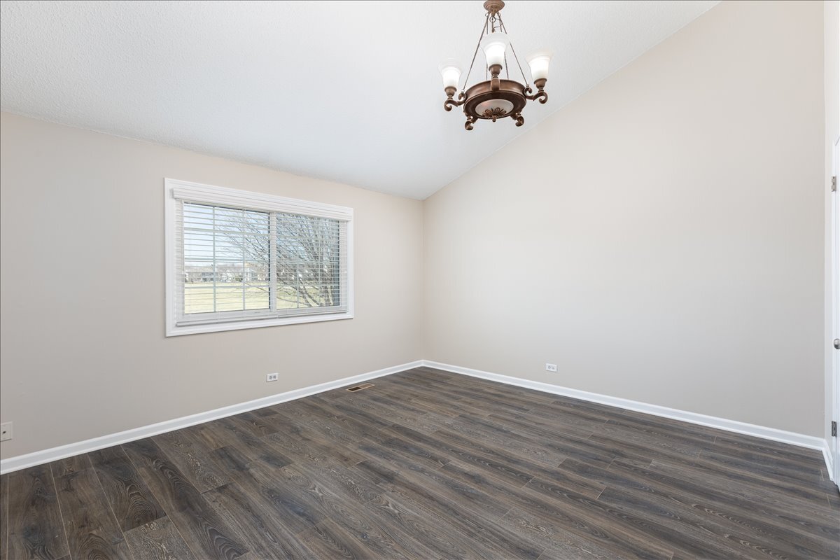 2725 Springdale Circle, Naperville, IL 60564