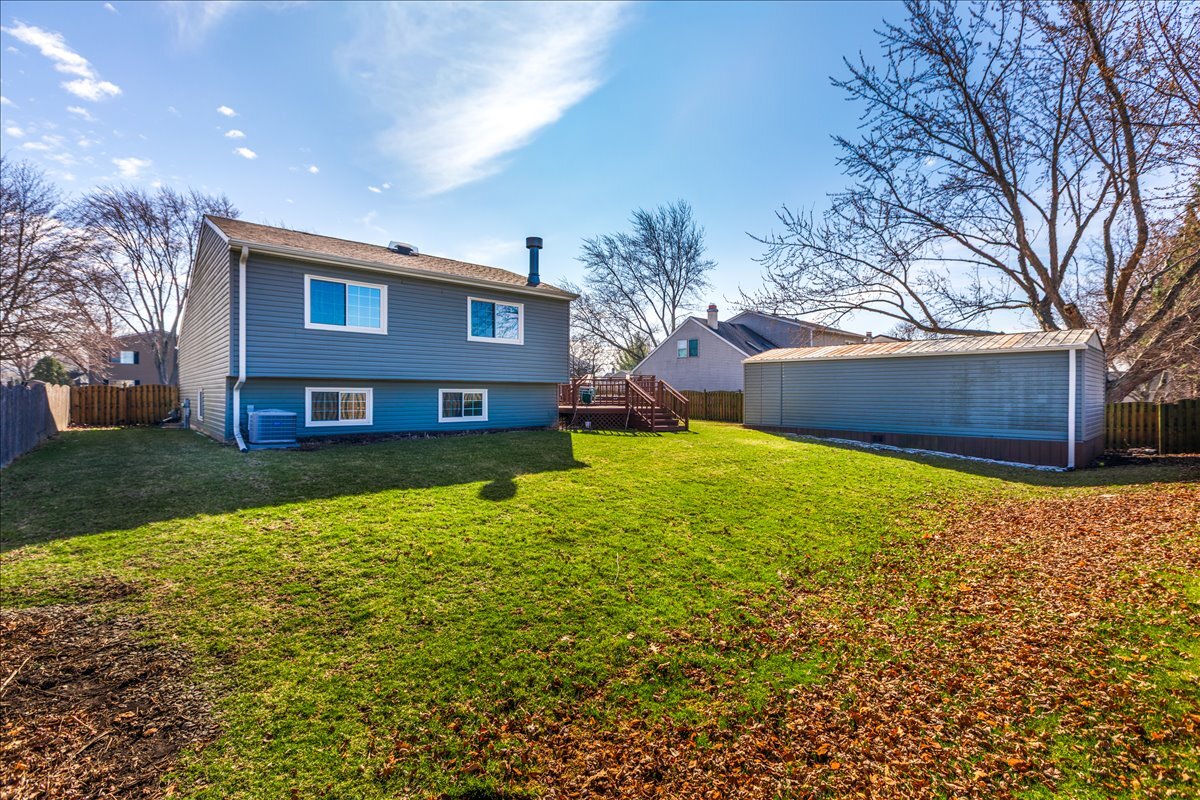 2725 Springdale Circle, Naperville, IL 60564