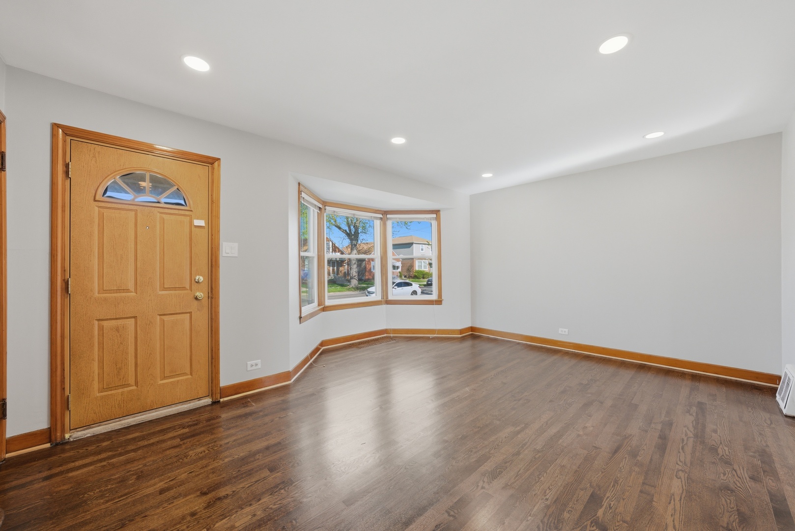 5127 S Hamlin Avenue, Chicago, IL 60632