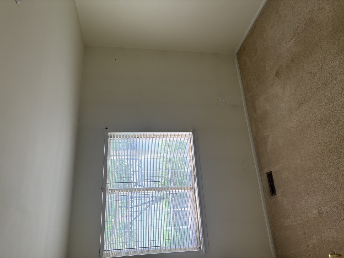 1602 Columbia Circle #4, Bartlett, IL 60103