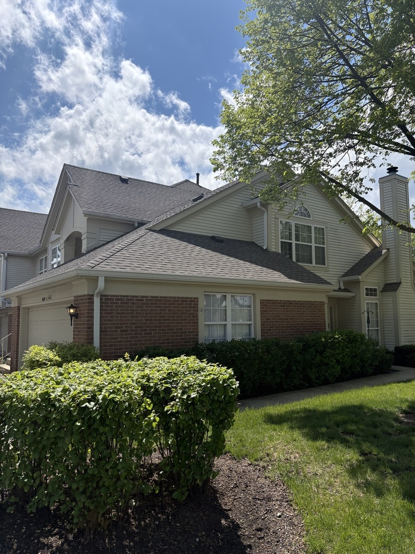 1602 Columbia Circle #4, Bartlett, IL 60103