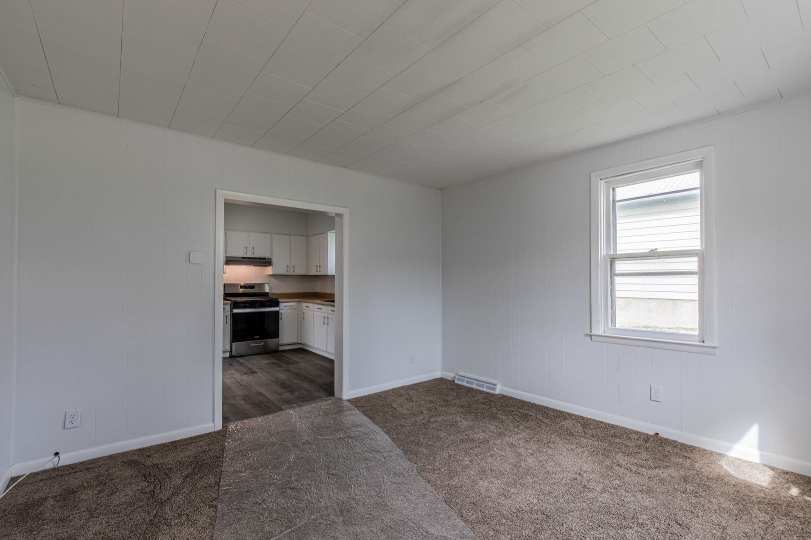 512 W Chestnut Street, Dalzell, IL 61320