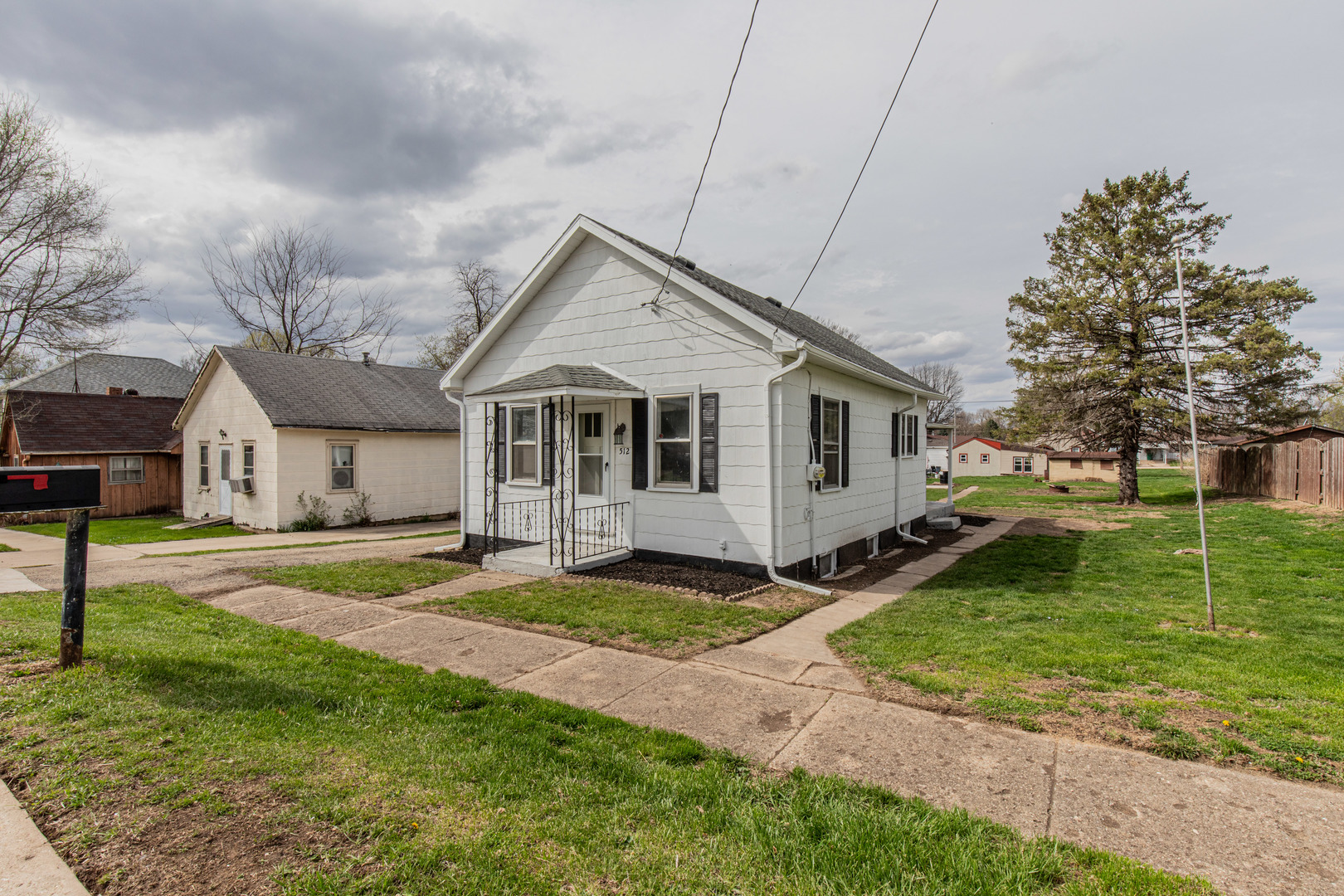 512 W Chestnut Street, Dalzell, IL 61320