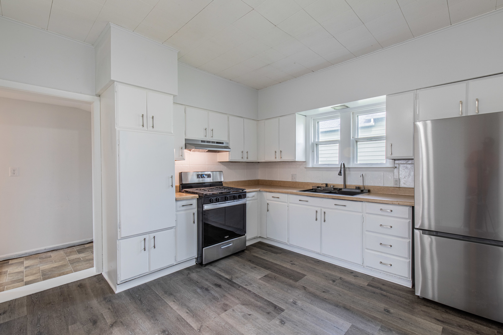 512 W Chestnut Street, Dalzell, IL 61320