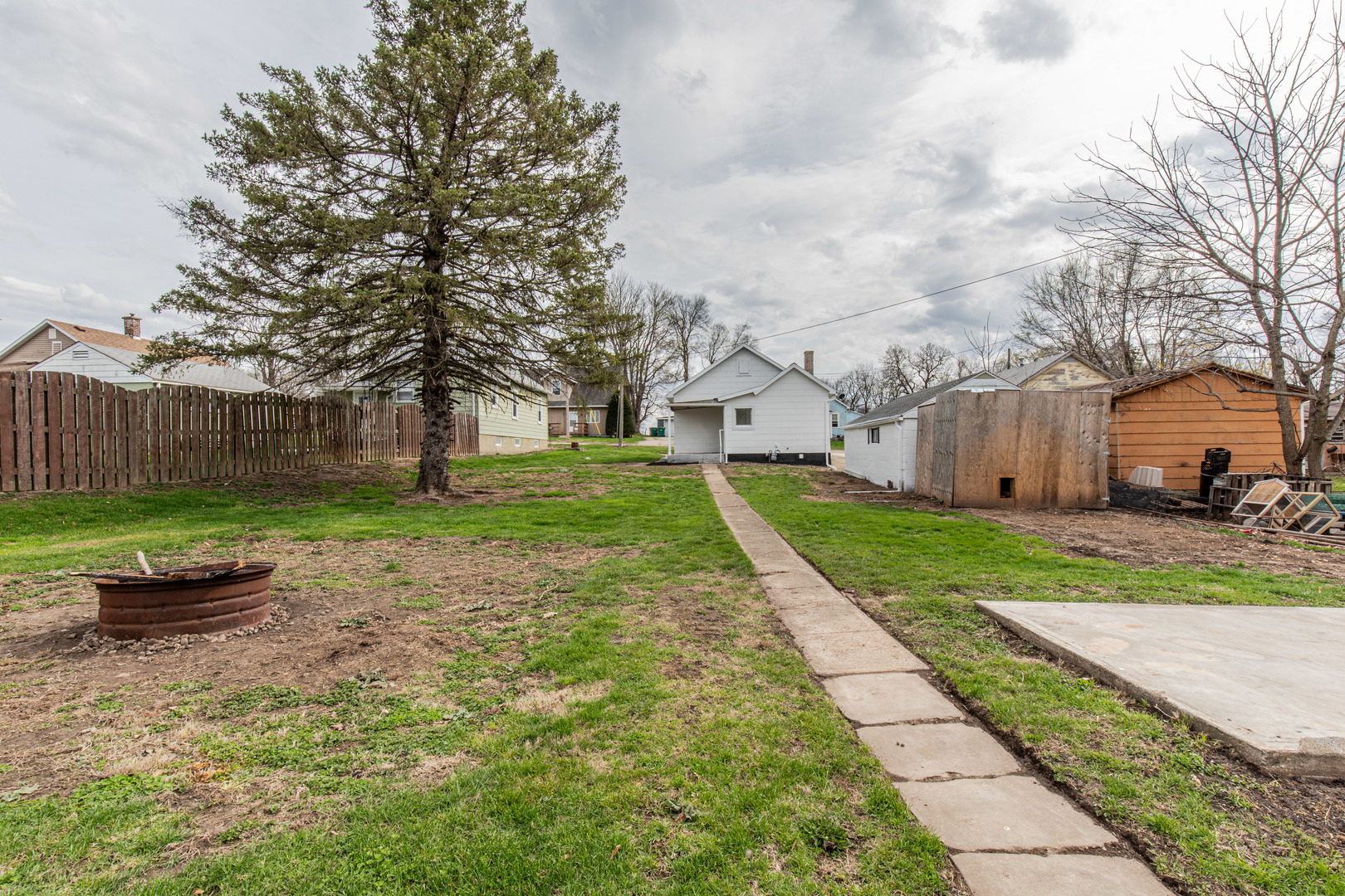 512 W Chestnut Street, Dalzell, IL 61320