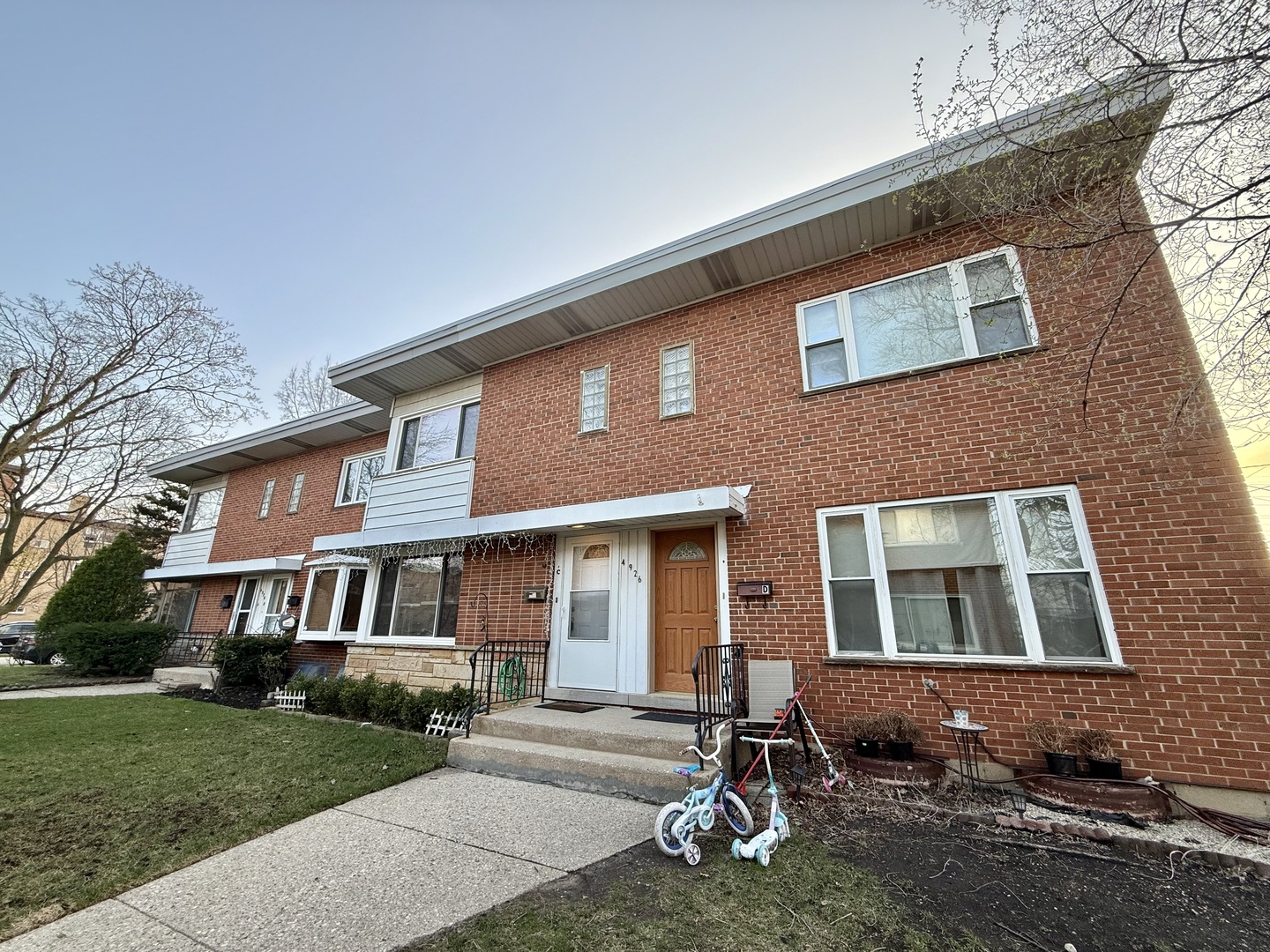 4926 Crain Street #C, Skokie, IL 60077