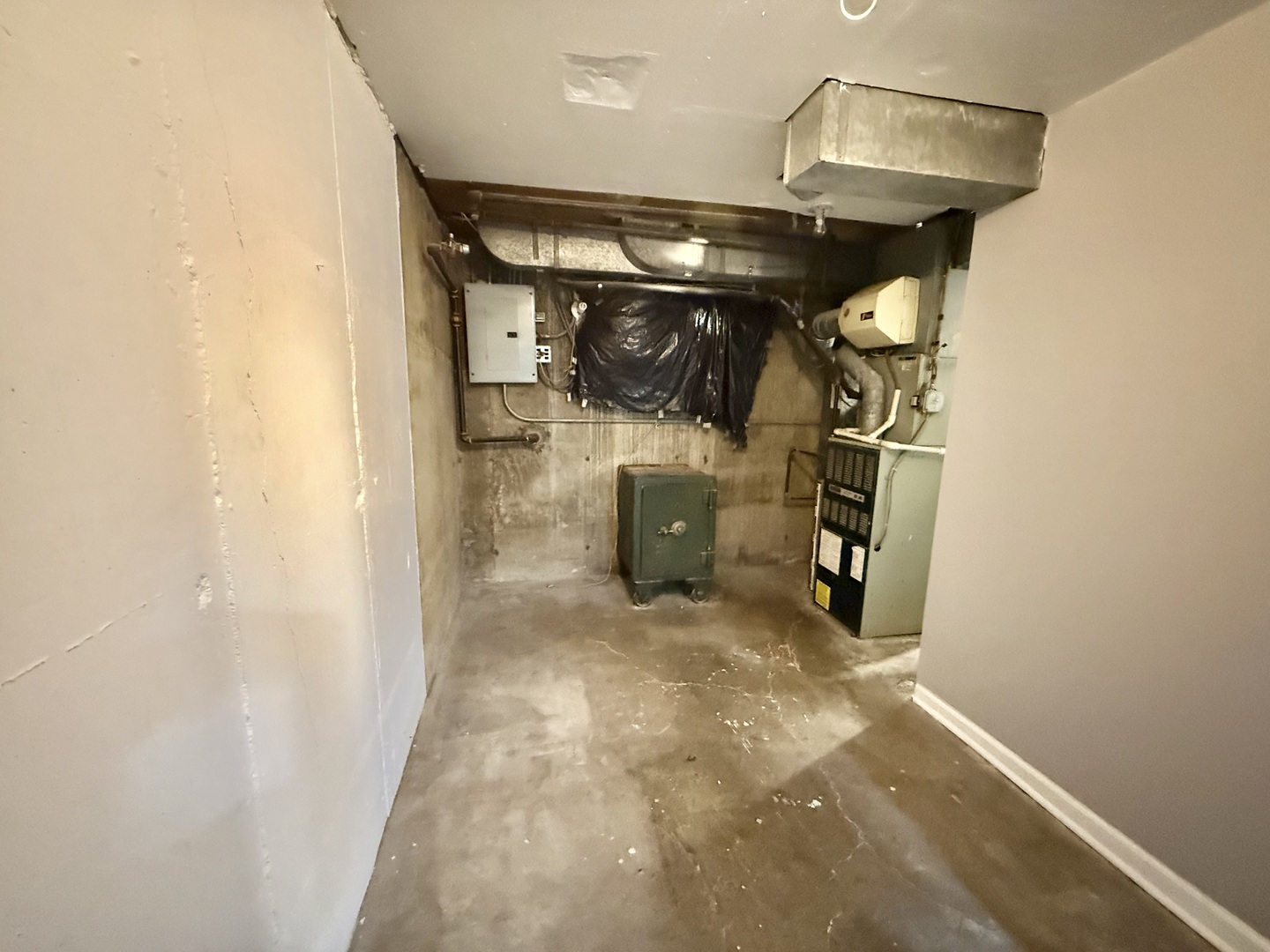 4926 Crain Street #C, Skokie, IL 60077