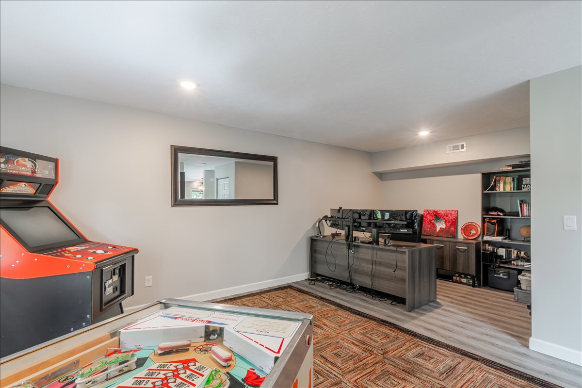 6 Kenfield Circle, Bloomington, IL 61704