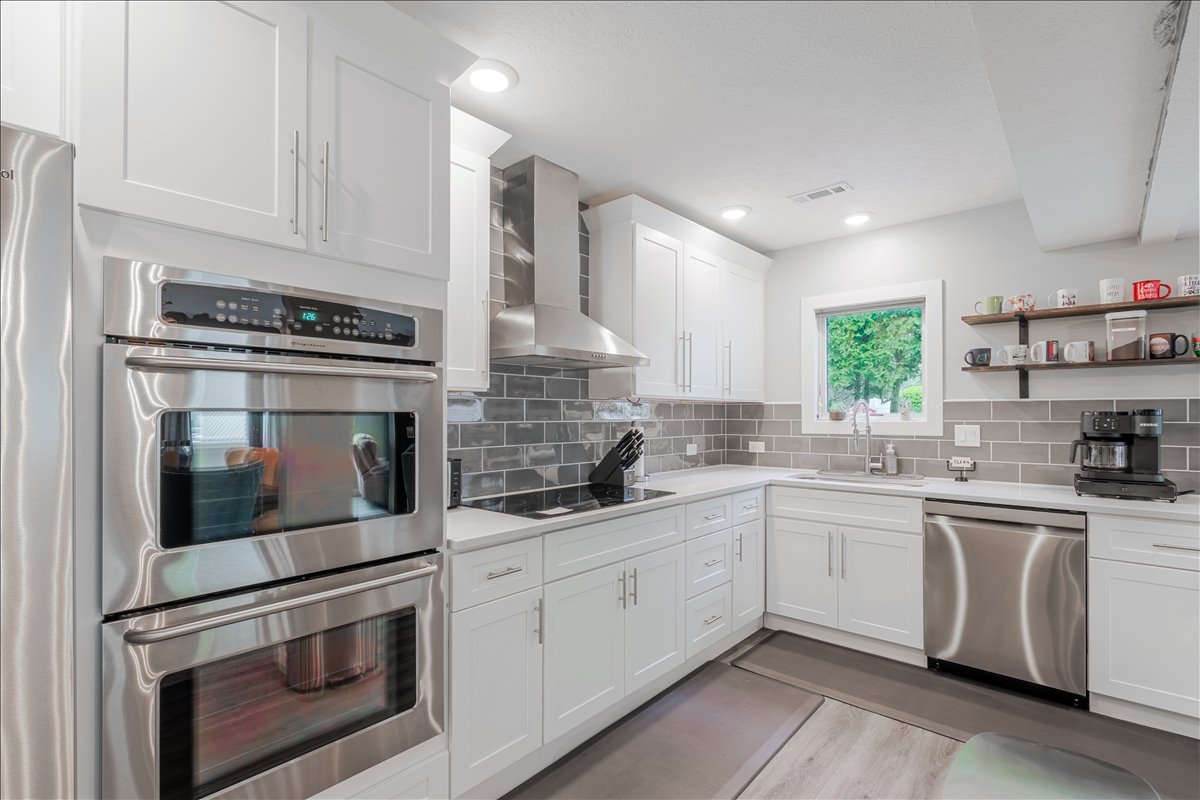 6 Kenfield Circle, Bloomington, IL 61704