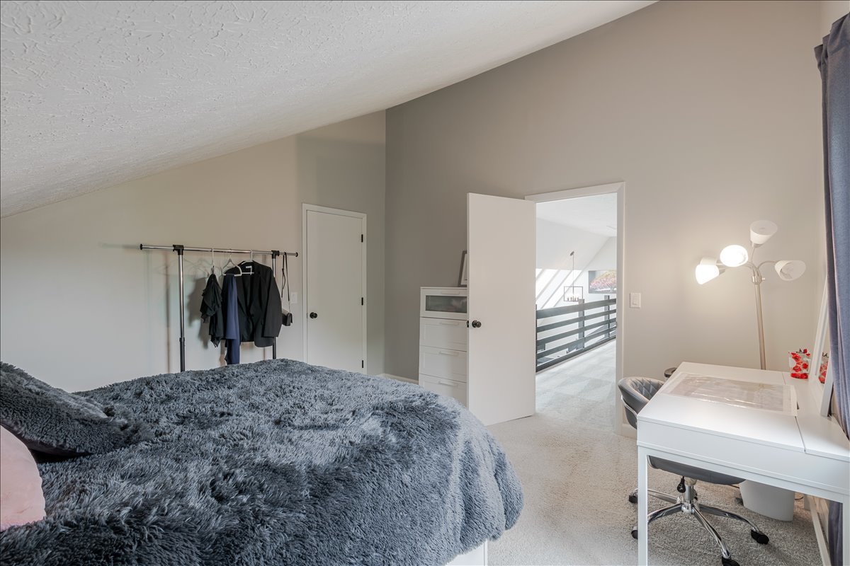 6 Kenfield Circle, Bloomington, IL 61704