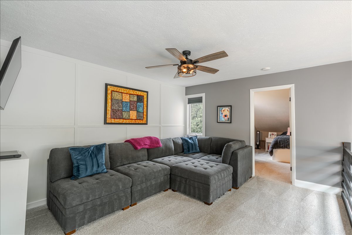 6 Kenfield Circle, Bloomington, IL 61704