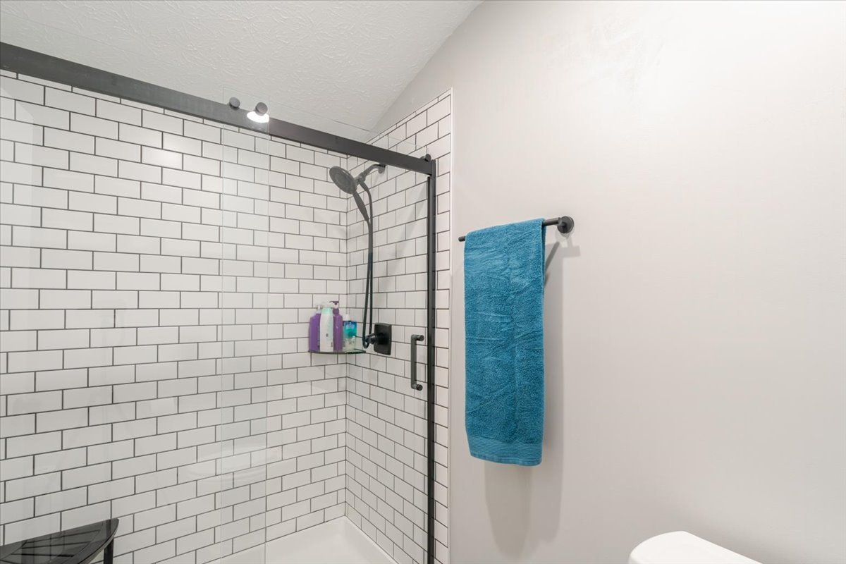 6 Kenfield Circle, Bloomington, IL 61704