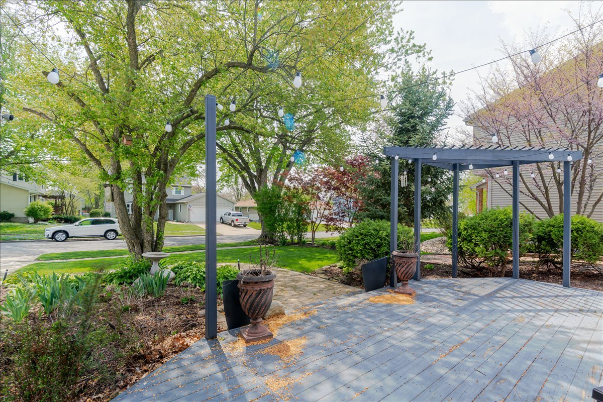 6 Kenfield Circle, Bloomington, IL 61704