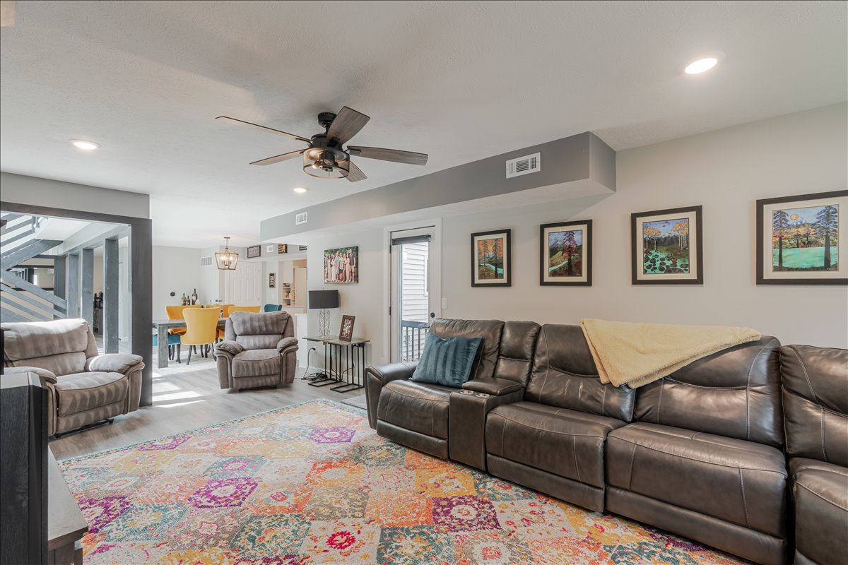 6 Kenfield Circle, Bloomington, IL 61704