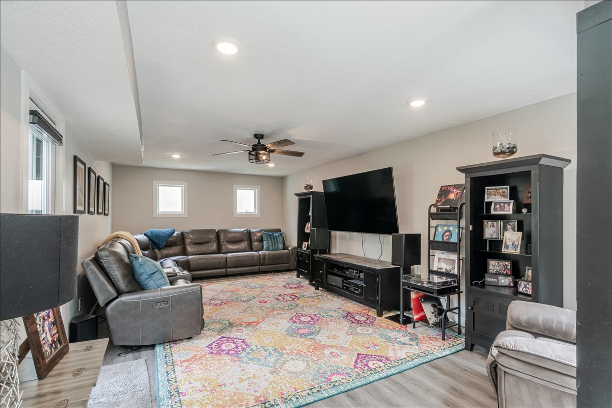 6 Kenfield Circle, Bloomington, IL 61704