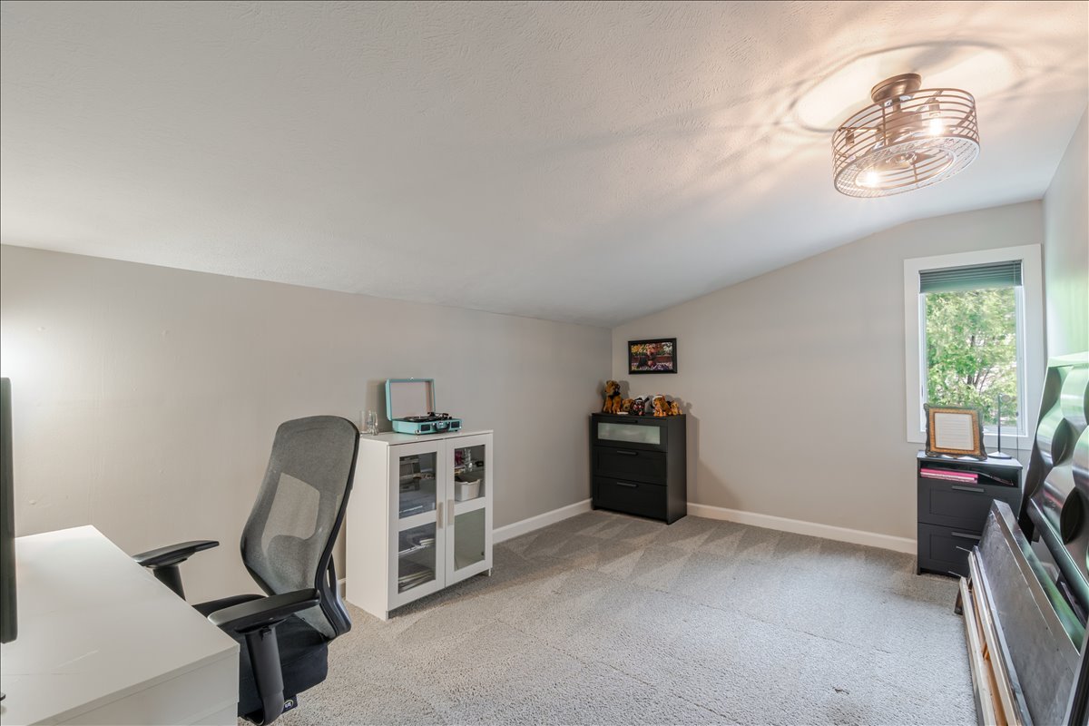 6 Kenfield Circle, Bloomington, IL 61704