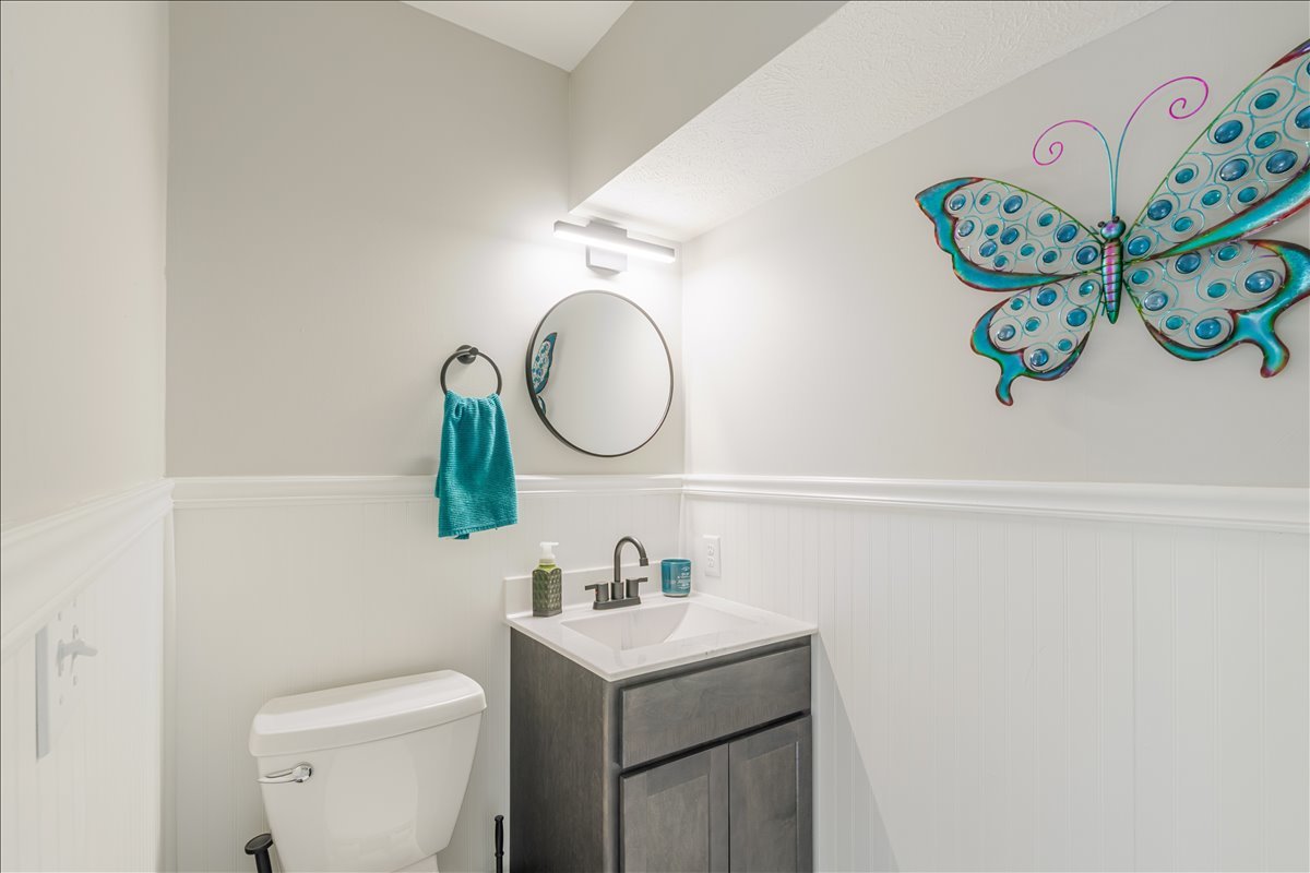 6 Kenfield Circle, Bloomington, IL 61704