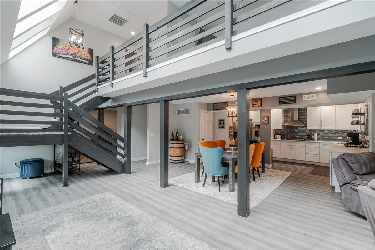 6 Kenfield Circle, Bloomington, IL 61704