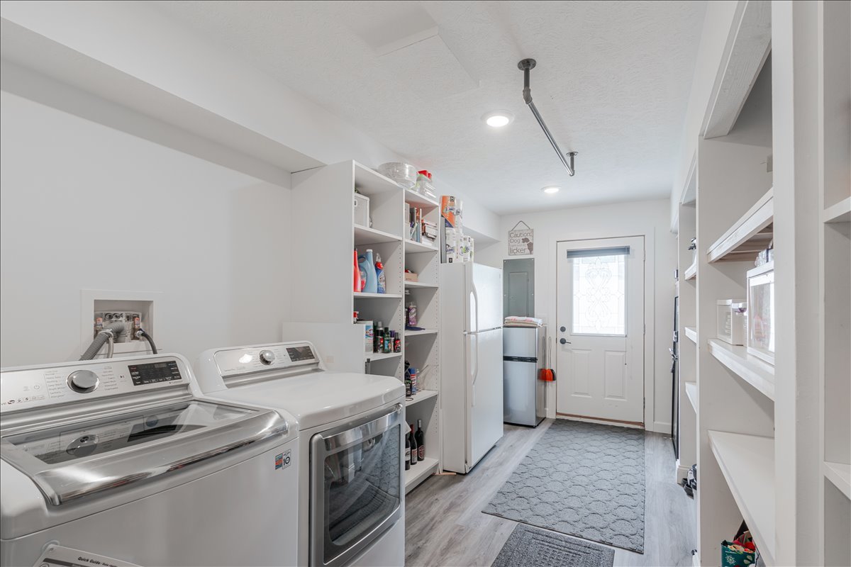 6 Kenfield Circle, Bloomington, IL 61704