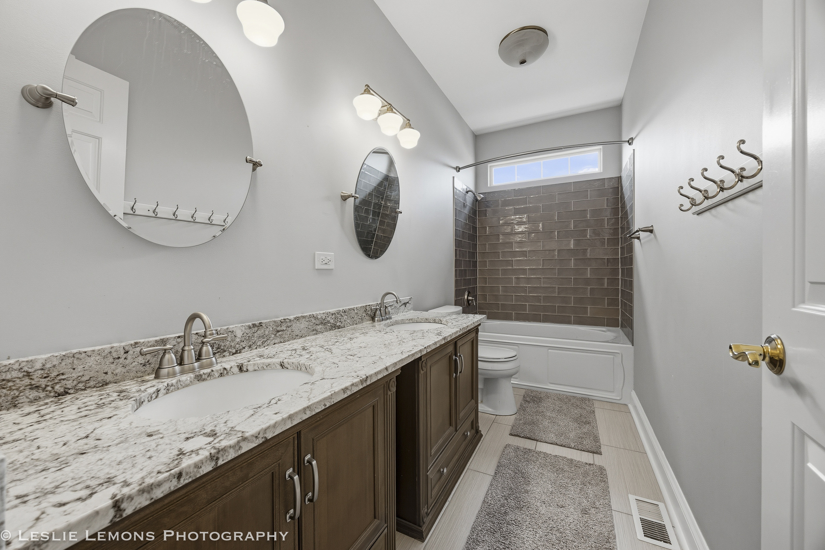 492 Bond Drive, Batavia, IL 60510