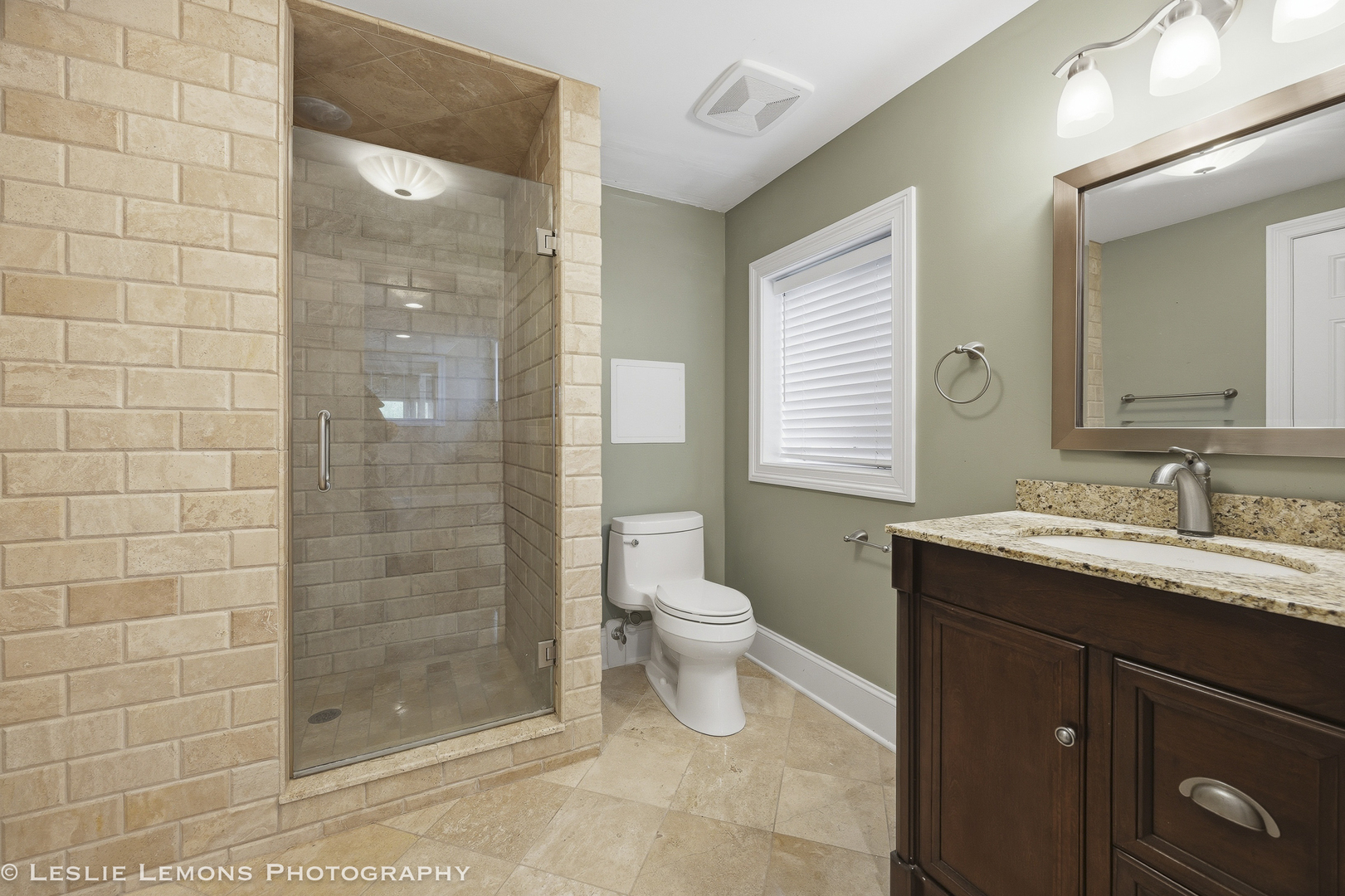 492 Bond Drive, Batavia, IL 60510