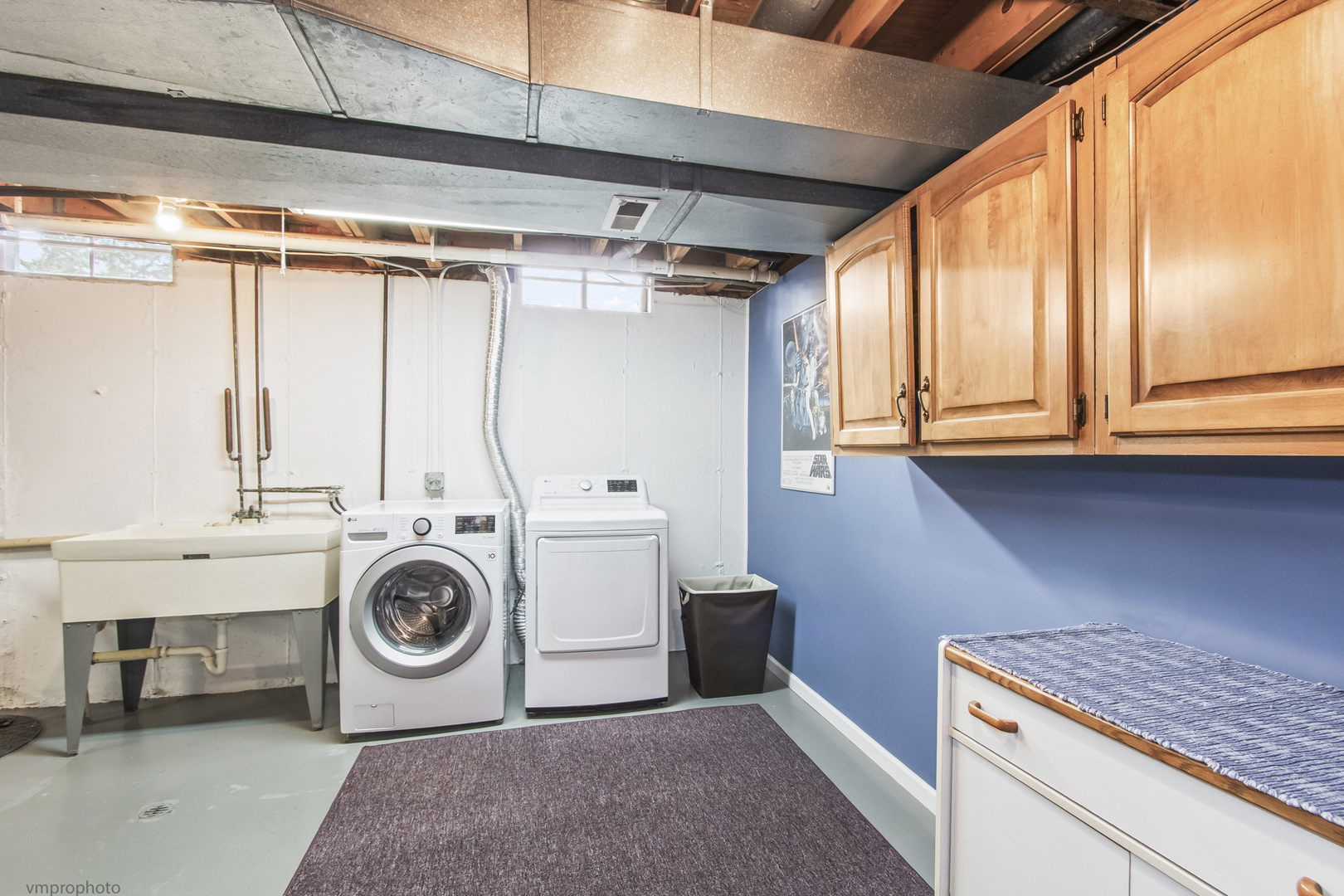 913 Warwick Lane, Libertyville, IL 60048