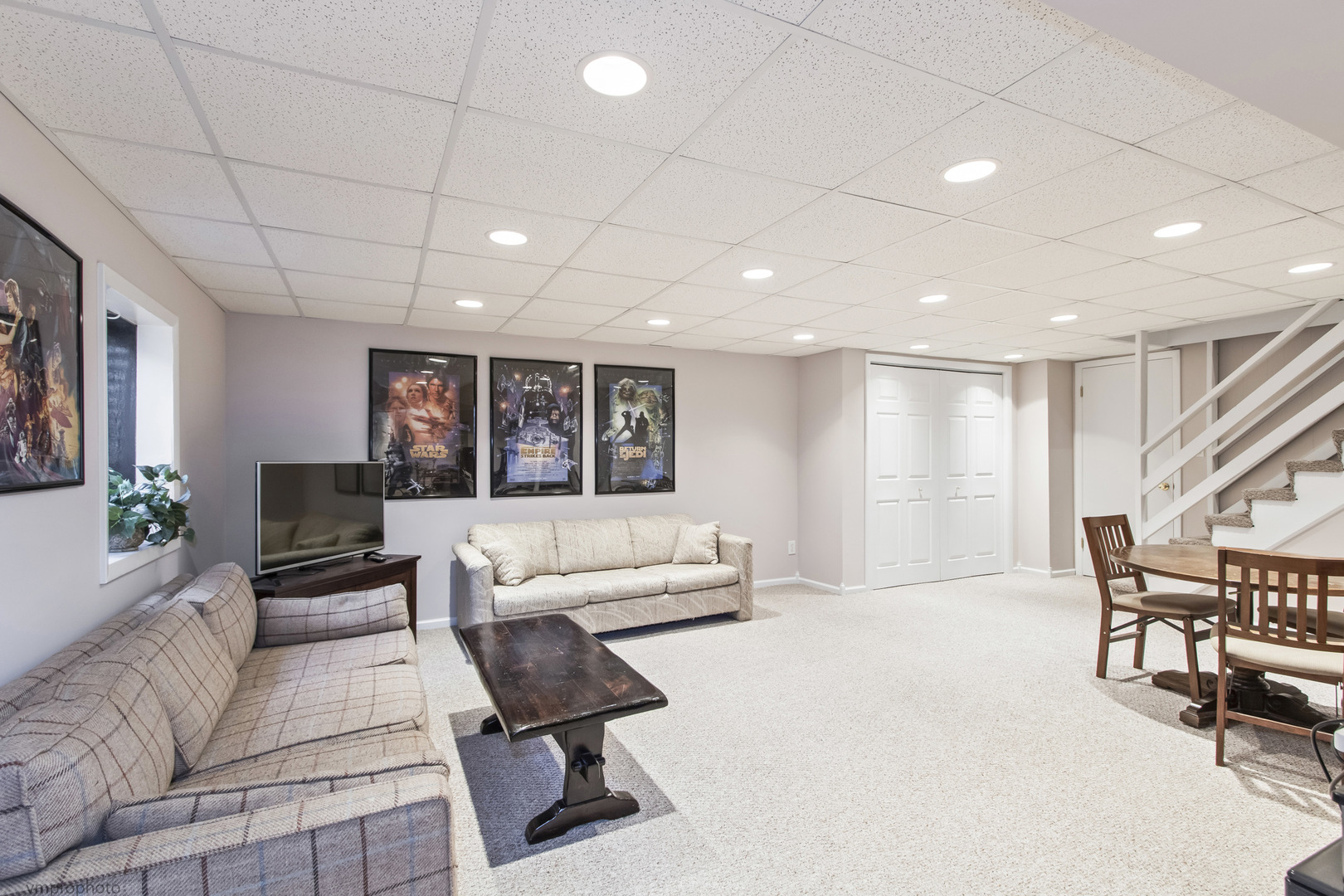 913 Warwick Lane, Libertyville, IL 60048