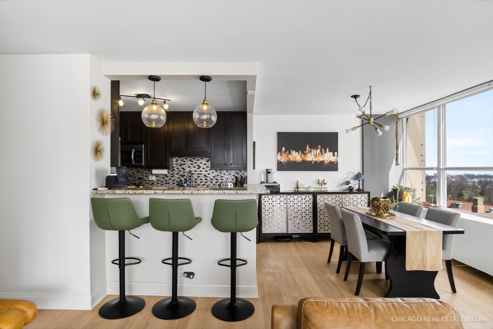 655 W IRVING PARK Road #1101, Chicago, IL 60613