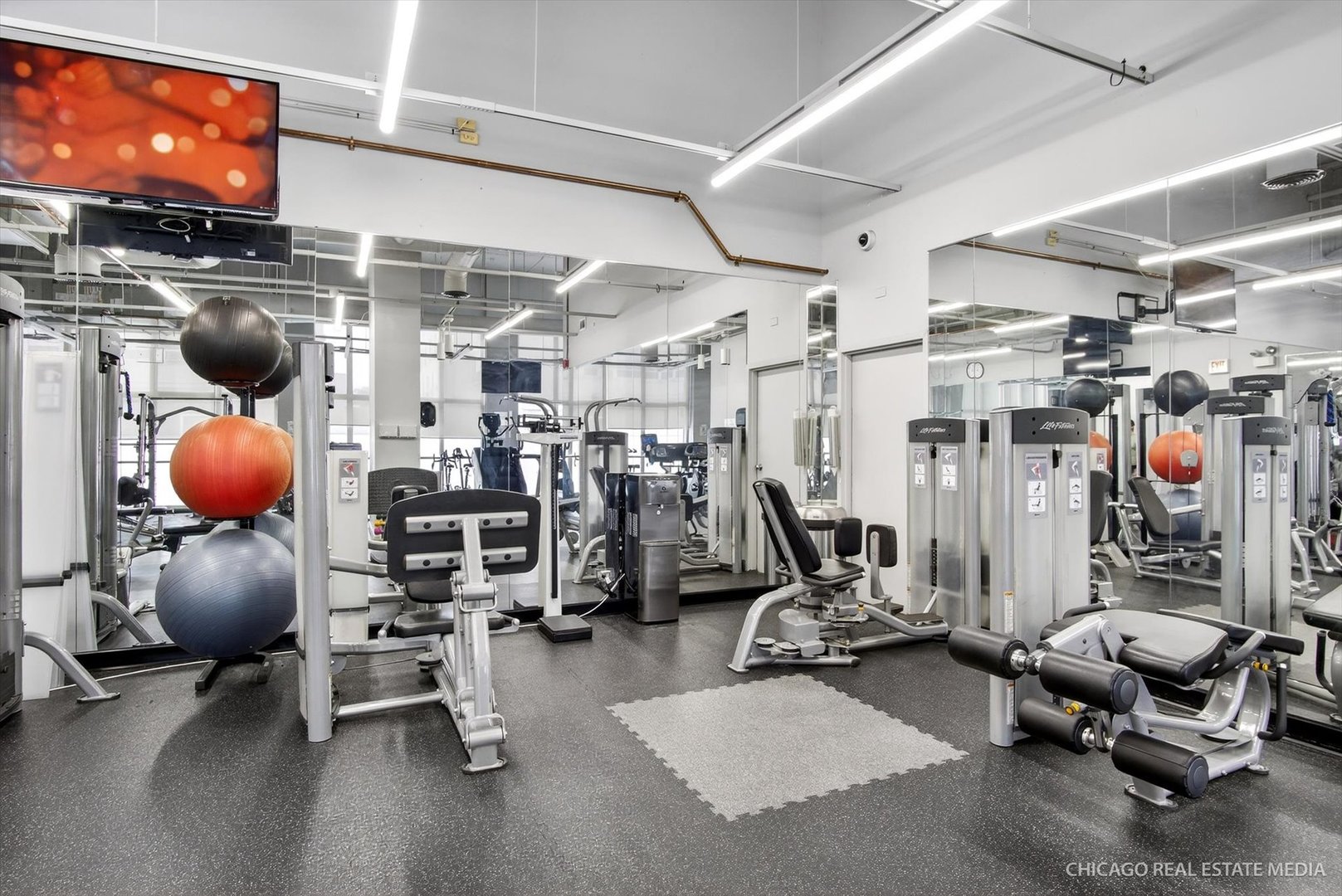 655 W IRVING PARK Road #1101, Chicago, IL 60613