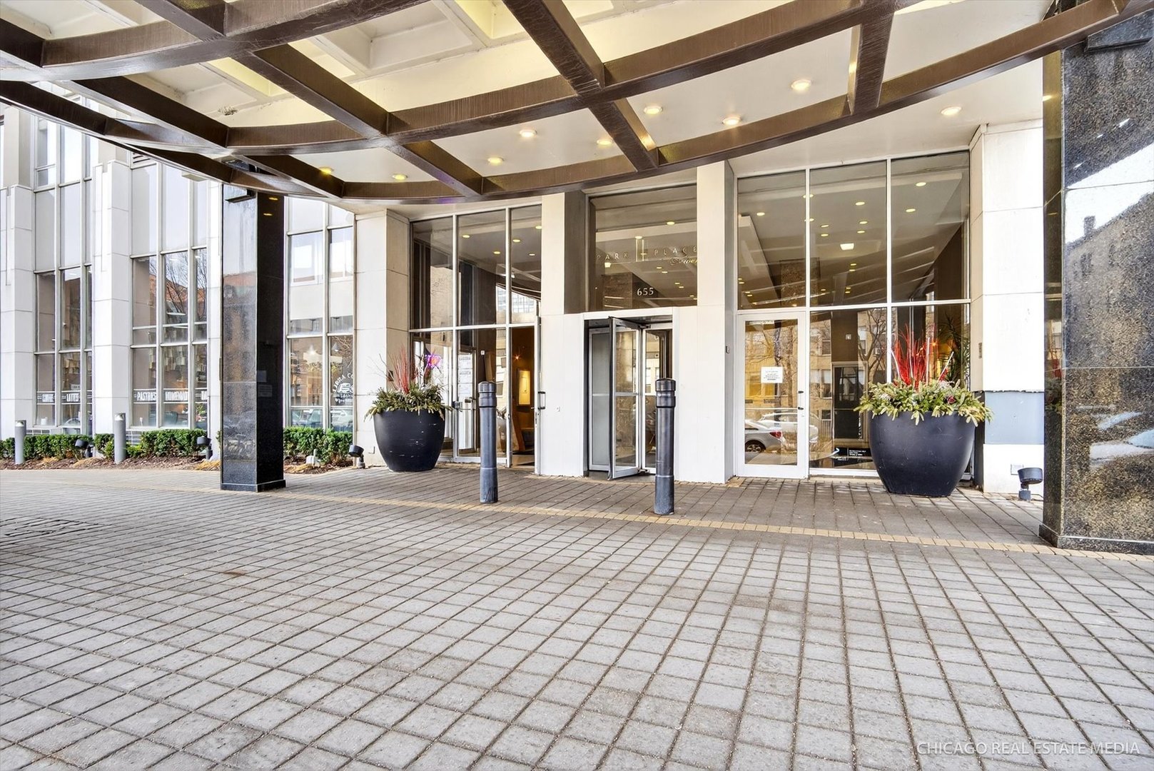 655 W IRVING PARK Road #1101, Chicago, IL 60613