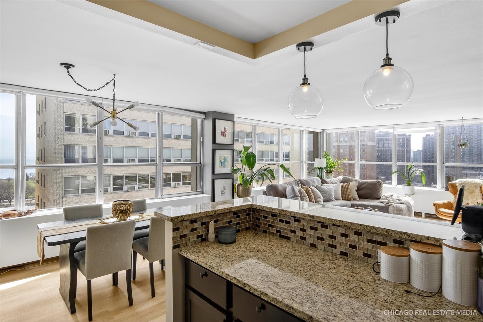 655 W IRVING PARK Road #1101, Chicago, IL 60613