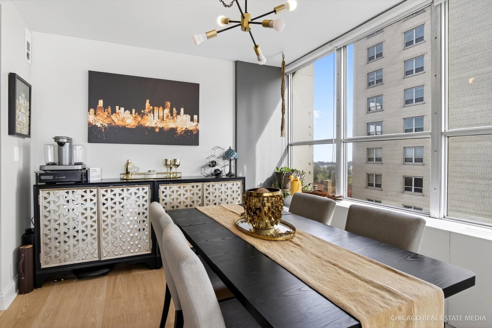 655 W IRVING PARK Road #1101, Chicago, IL 60613